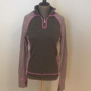 AKINI pullover